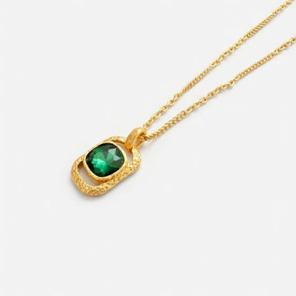 Oscar de la Renta Hammered-Texture Faceted Square Pendant Necklace | Gold Plated | 50cm
