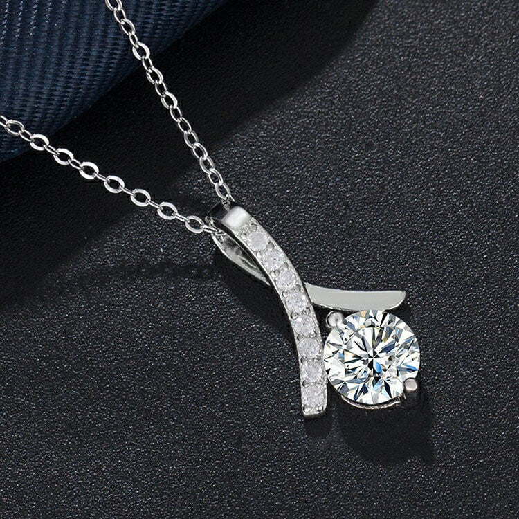 diamond necklace with pendant