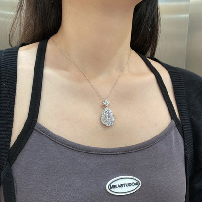 pear?shaped?diamond?necklaces?for?women