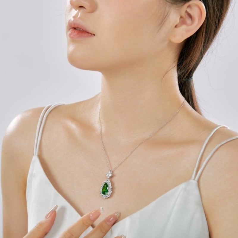 emerald cut diamond necklace
