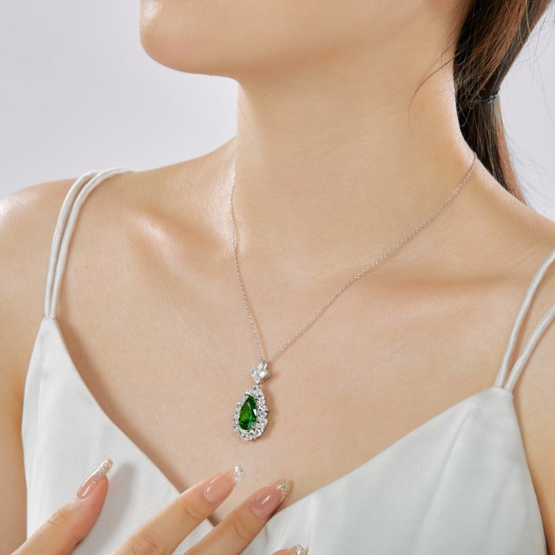 emerald and diamond pendant necklace
