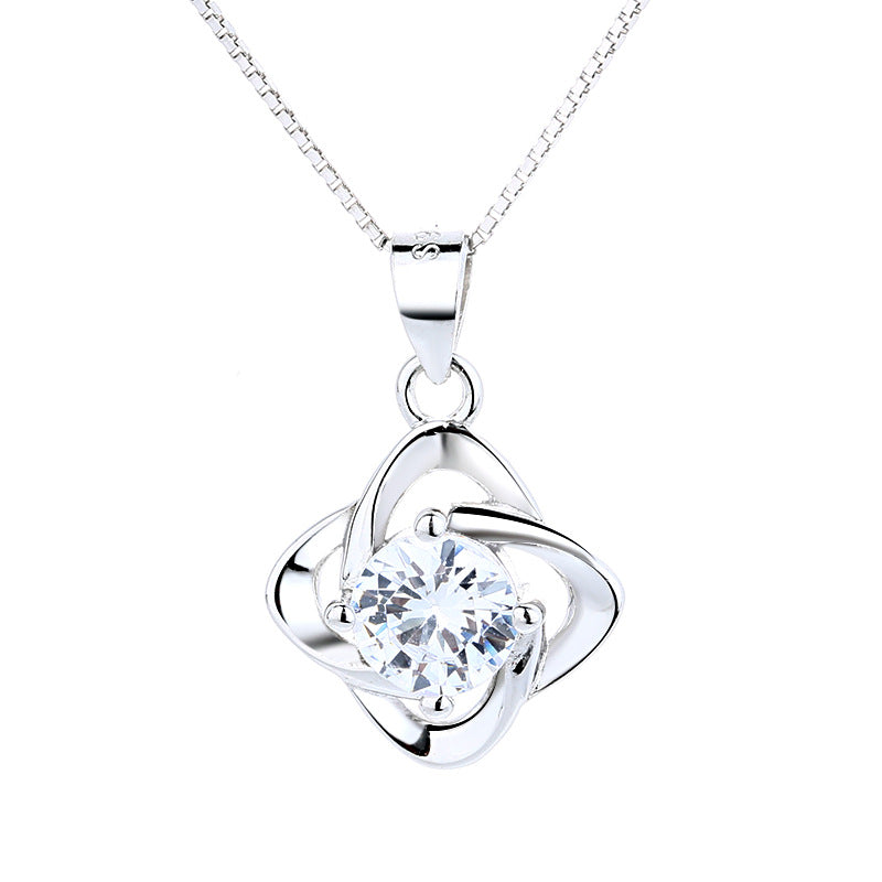 diamond clover necklace