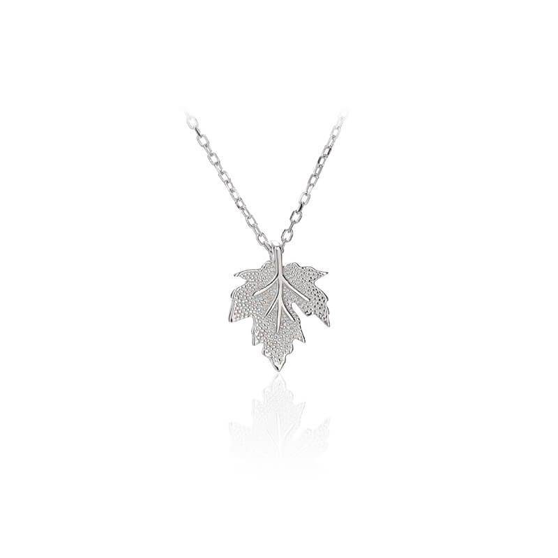 maple leaf pendant silver