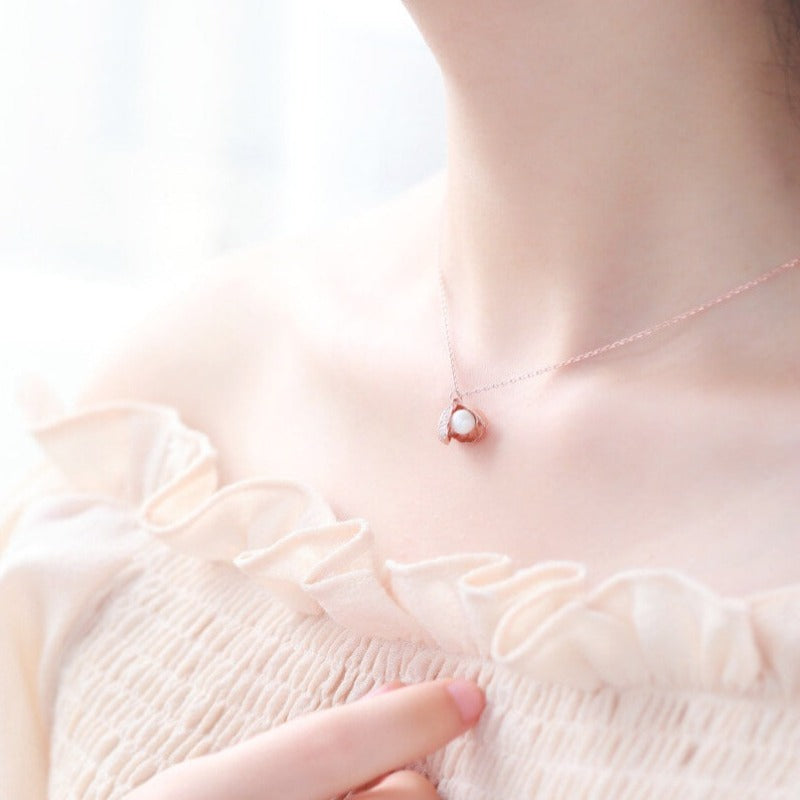 925 Sterling Silver Plated Rose Gold Fashion Temperament Shell Imitation Pearl Pendant with Cubic Zirconia and Necklace