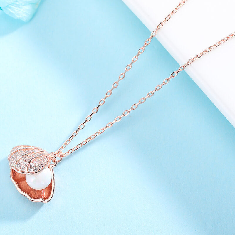 Shell Shape Freshwater Pearl and Diamond Pendant Necklace 