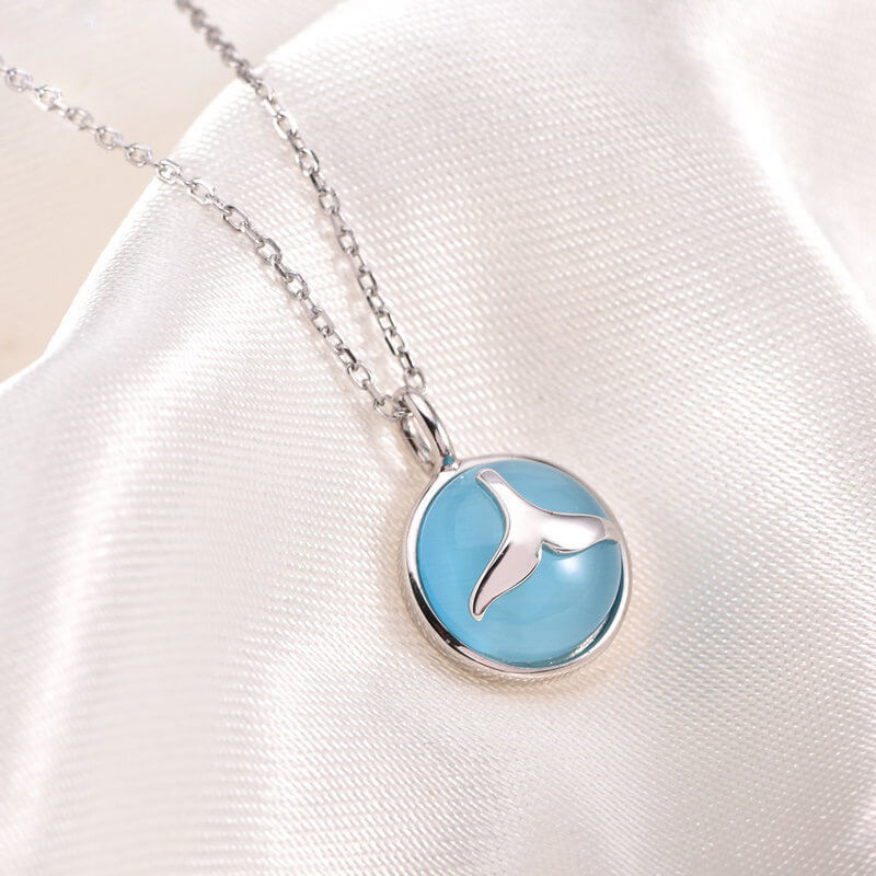 blue tail necklace