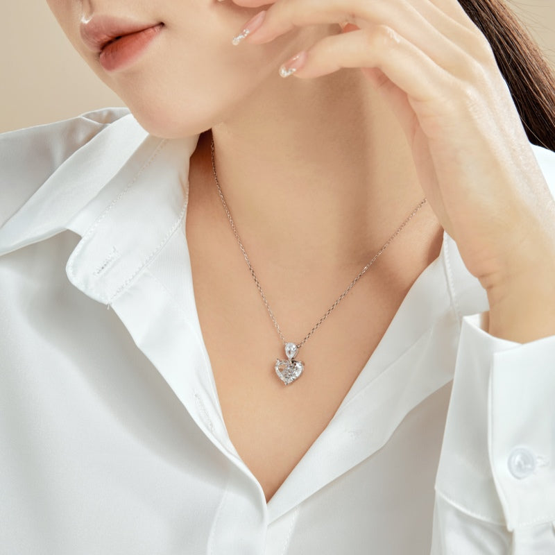 heart shaped diamond solitaire pendant