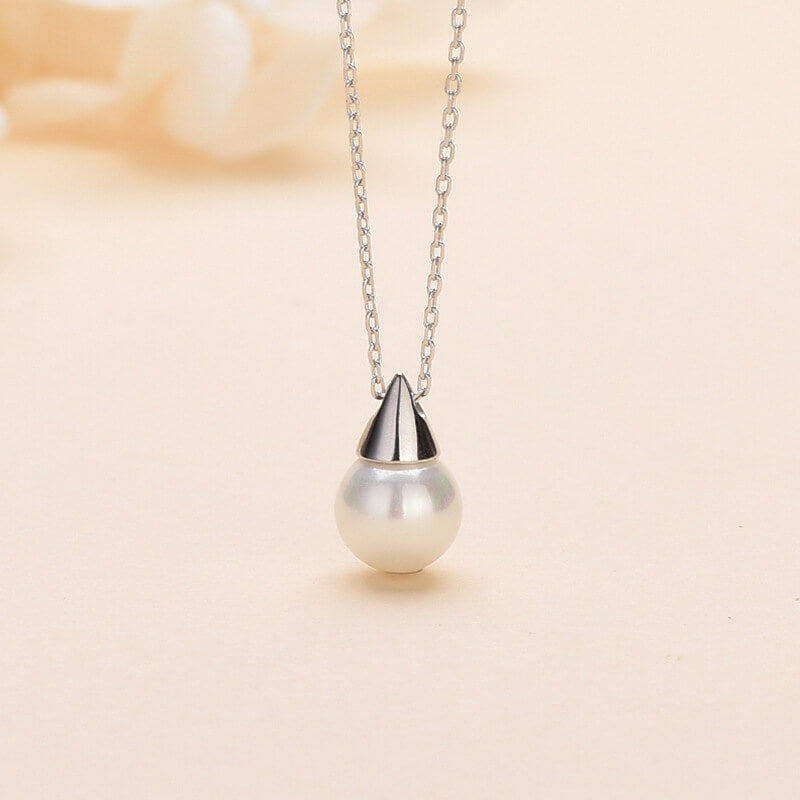 single pearl pendant necklace