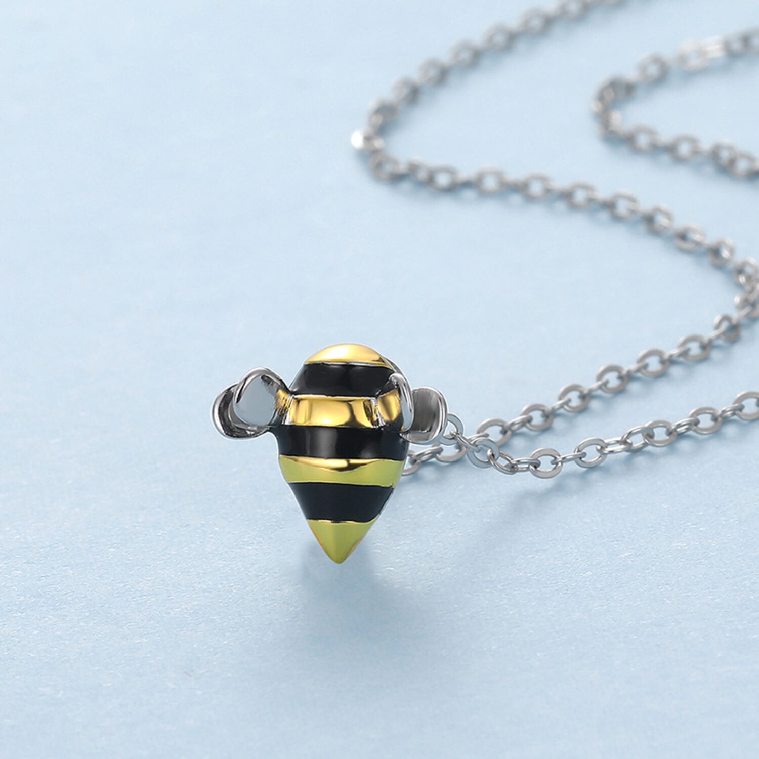 yellow black bee necklace s925