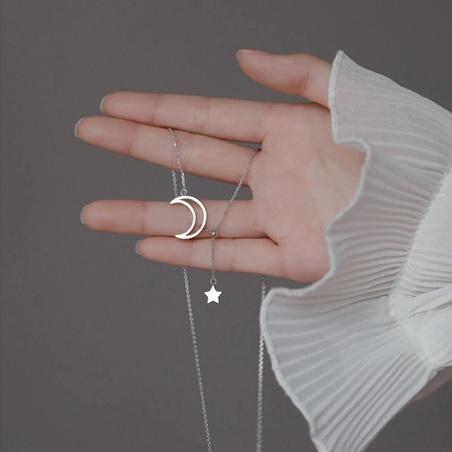 STAR NECKLACE