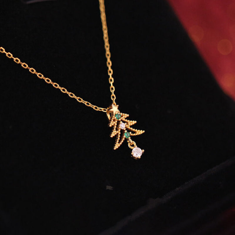 yellow gold christmas tree pendant