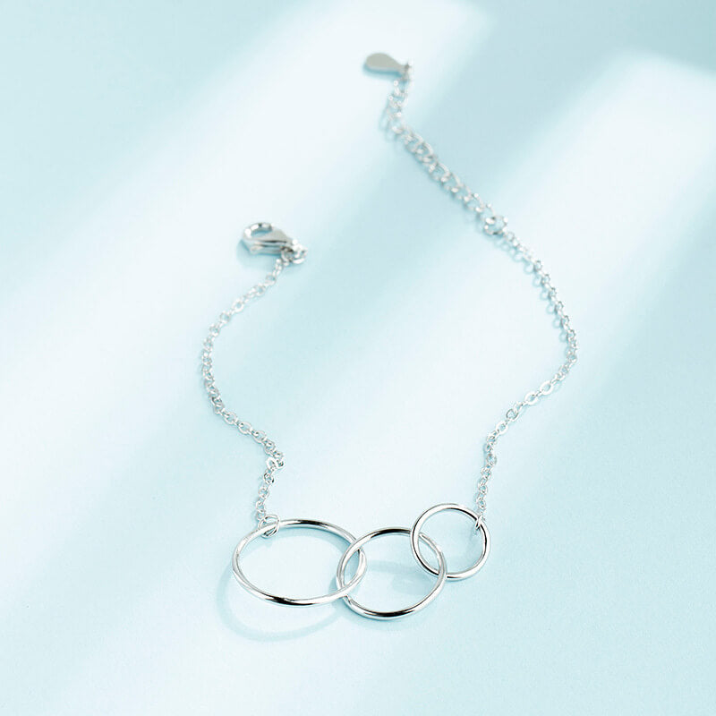 3 interlocking circle bracelet