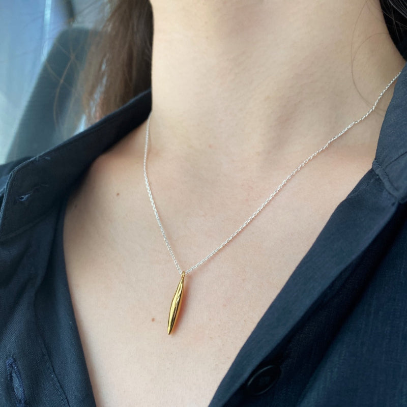 Gleaming Gold Drop Necklace


