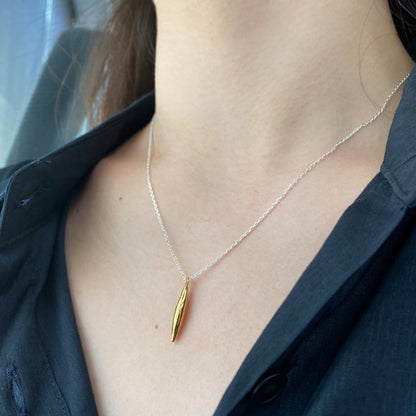 Gleaming Gold Drop Necklace

