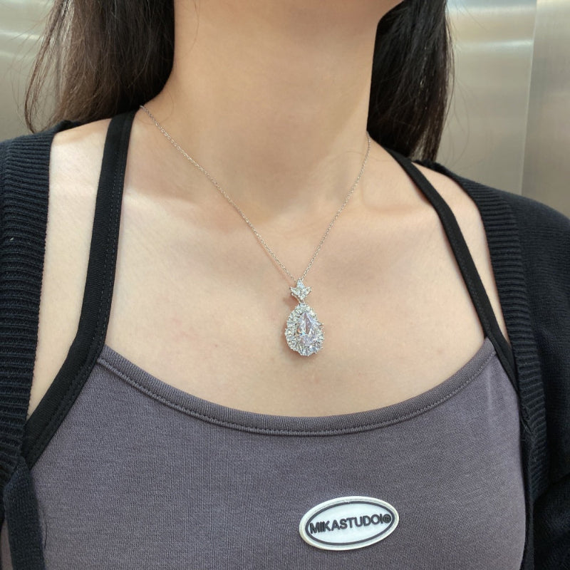 Star Top Pear Cluster Necklace


