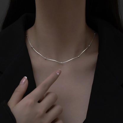 pearl necklace?choker