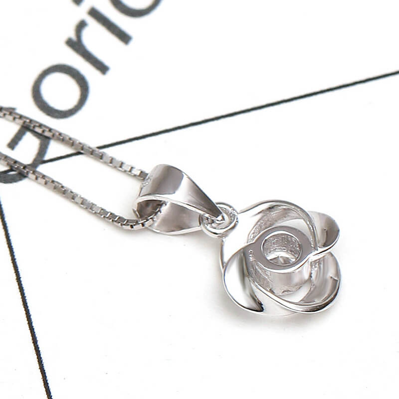 clover rotating necklace silver