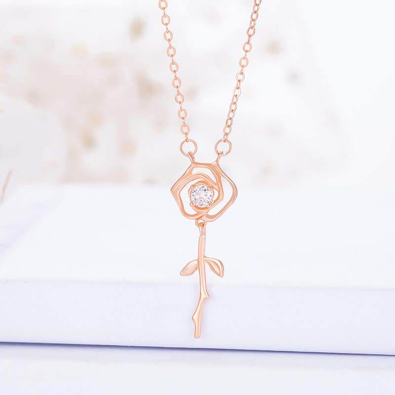 Graceful Rose Design Necklace

