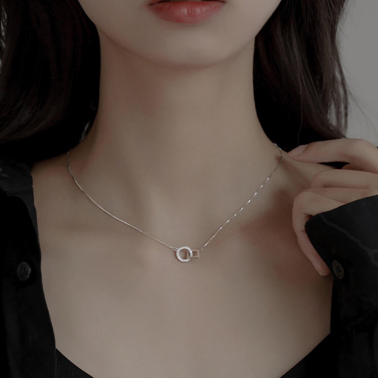 Interlocking Circle Square Necklace silver