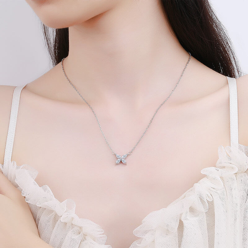 quatrefoil necklace?gold