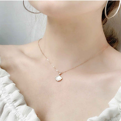 Seashell Pendant Necklace
