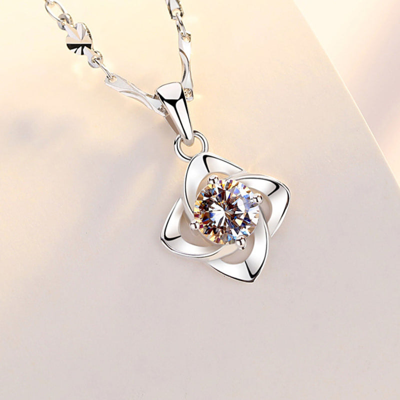 solitaire clover necklace