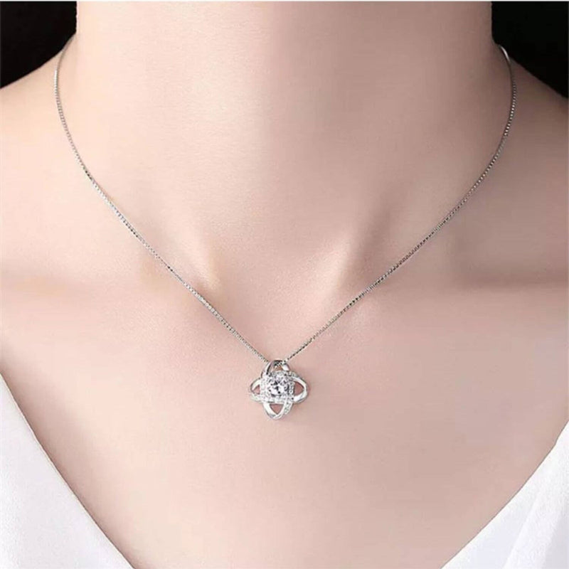 louis vuitton black clover necklace