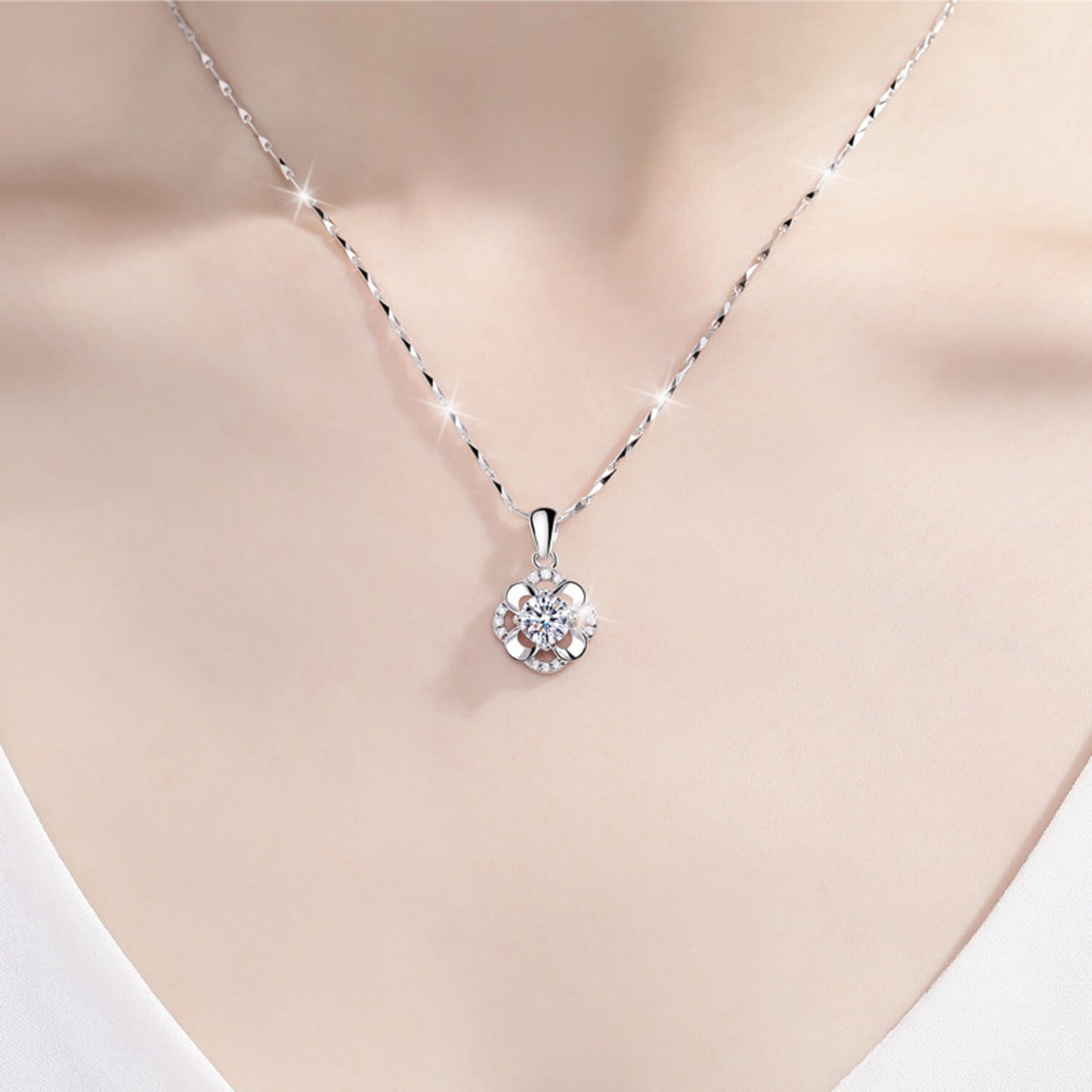 clover necklace pendant